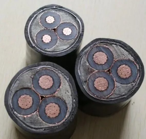 銅芯高壓電纜的使用壽命與環境因素密切相關.jpg